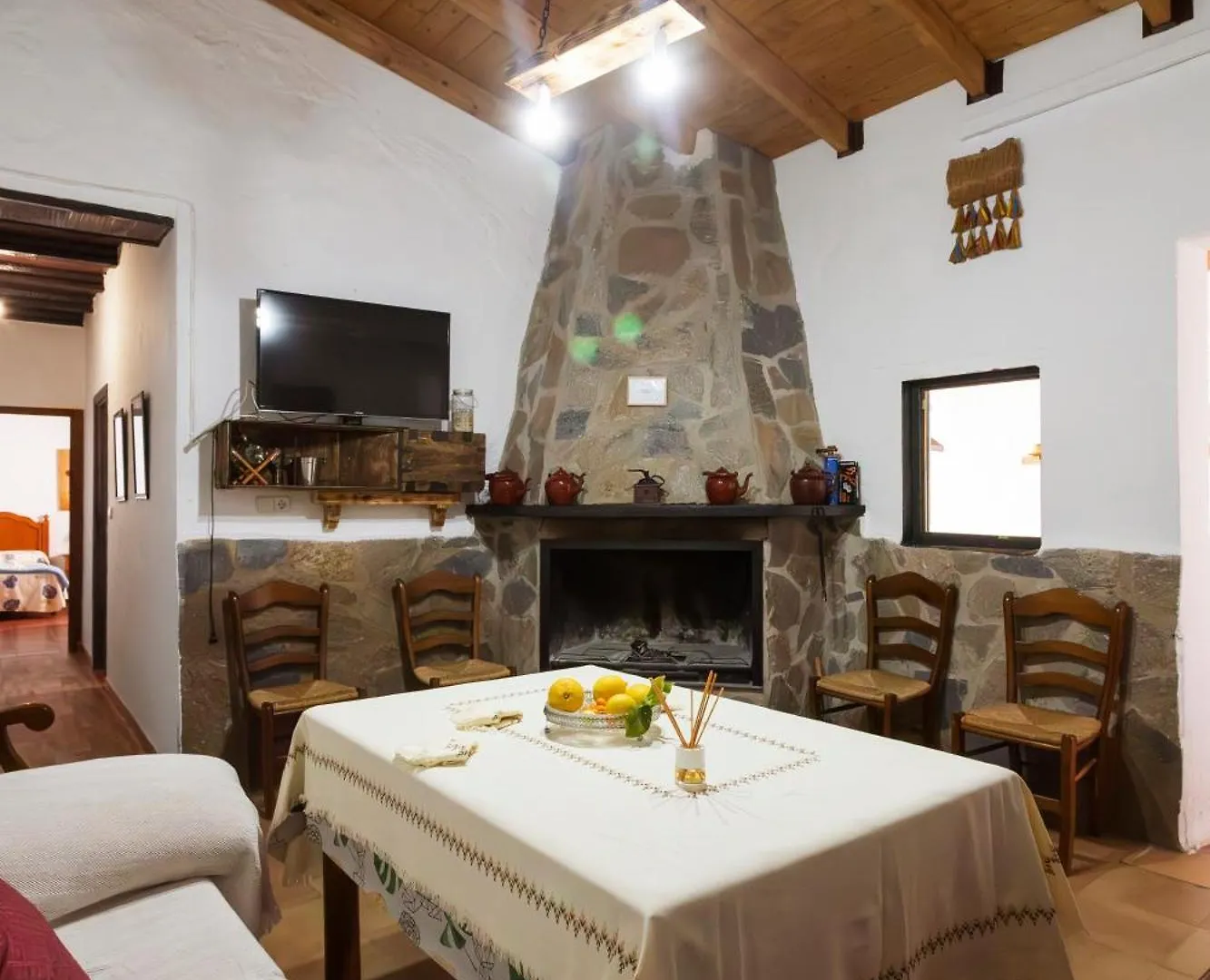 Molino De Lucero, Casa Rural Teba